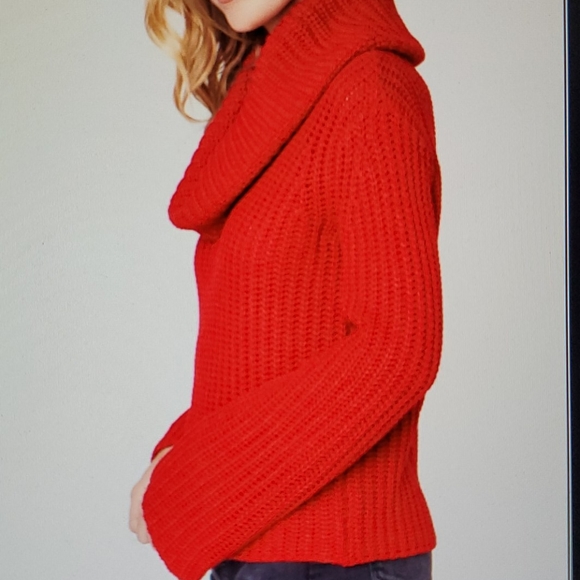 🎉Host Pick!❣BB DAKOTA LOVE ACTUALLY SWEATER - Picture 3 of 9